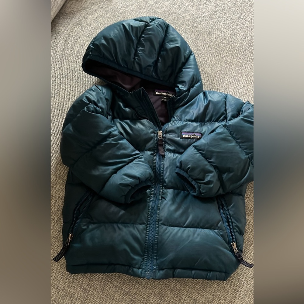 Patagonia puffer in blue size 3T